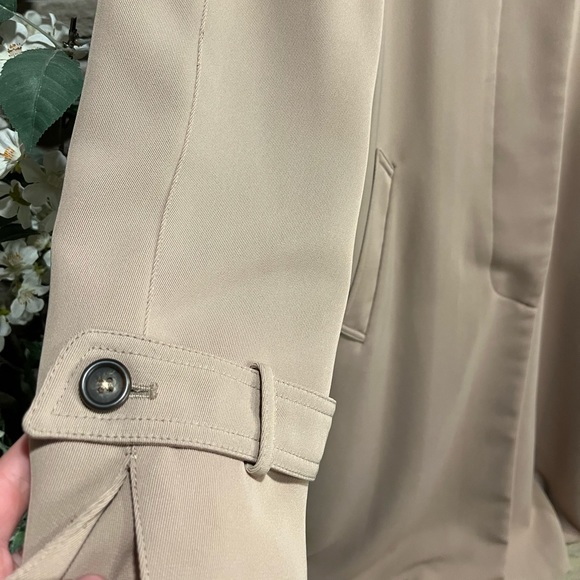 Utex beige full-length trench coat with soft lining. Size 10 - Picture 3 of 5